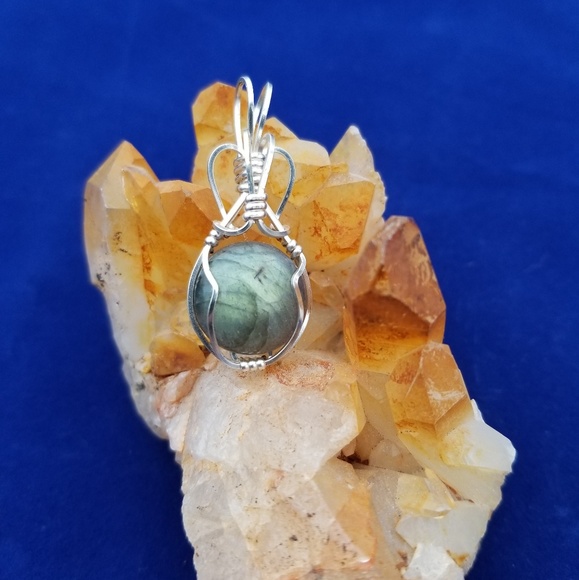 Labradorite pendant - Picture 4 of 4